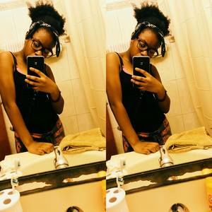 Meet your Posher, Olivia